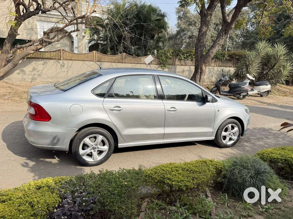 Skoda Rapid 1.6 Mpi Ambition, 2013, Petrol