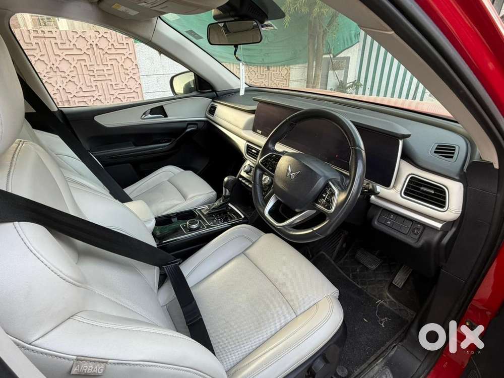 Mahindra Xuv700 2.2 Ax 7 Diesel At Luxury Pack Str, 2022, Diesel