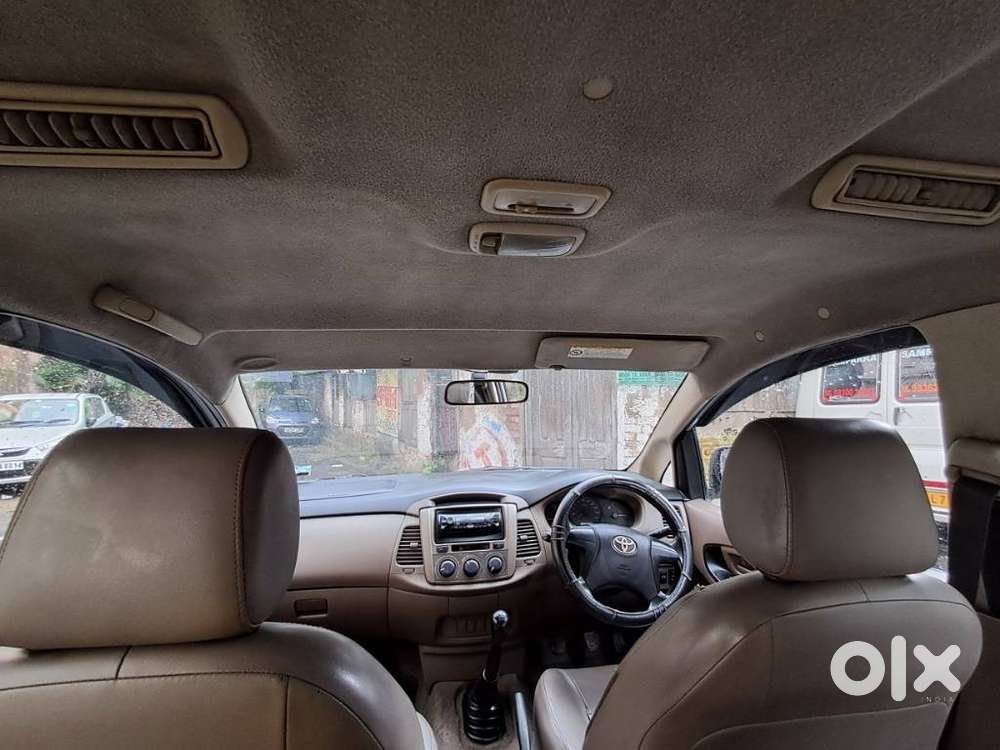 Toyota Innova 2.5 G (diesel) 8 Seater Bs Iv, 2016