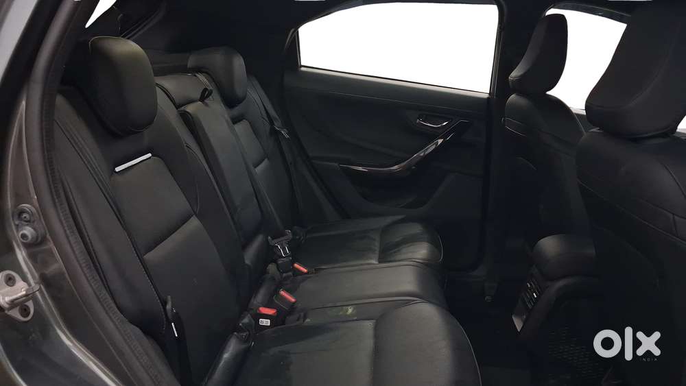 Tata Nexon Fearless Plus S Purple 1.5 Revotorq Diesel 6amt Dual Tone..