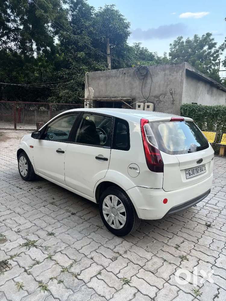 Female Used Tiptoo Running Powerful Car