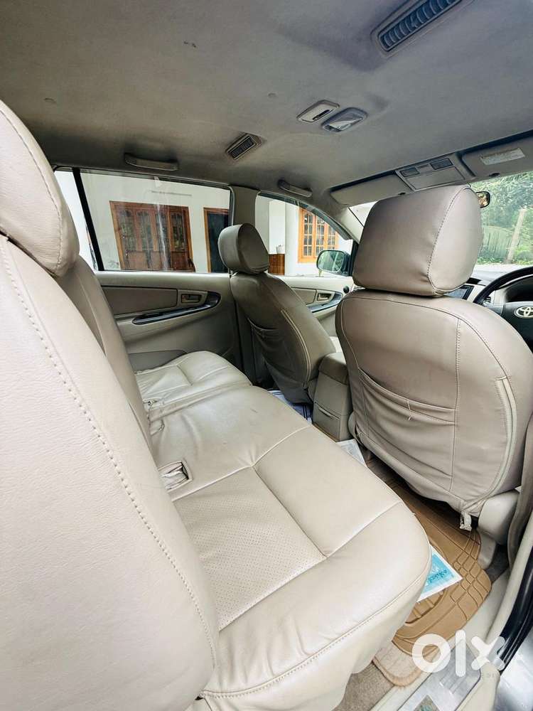 Toyota Innova 2.5 G (diesel) 8 Seater, 2012, Diesel