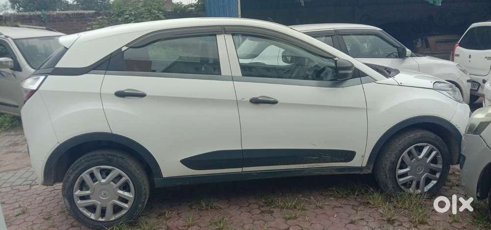 Tata Nexon 1.2 Revotron Xm, 2017, Petrol