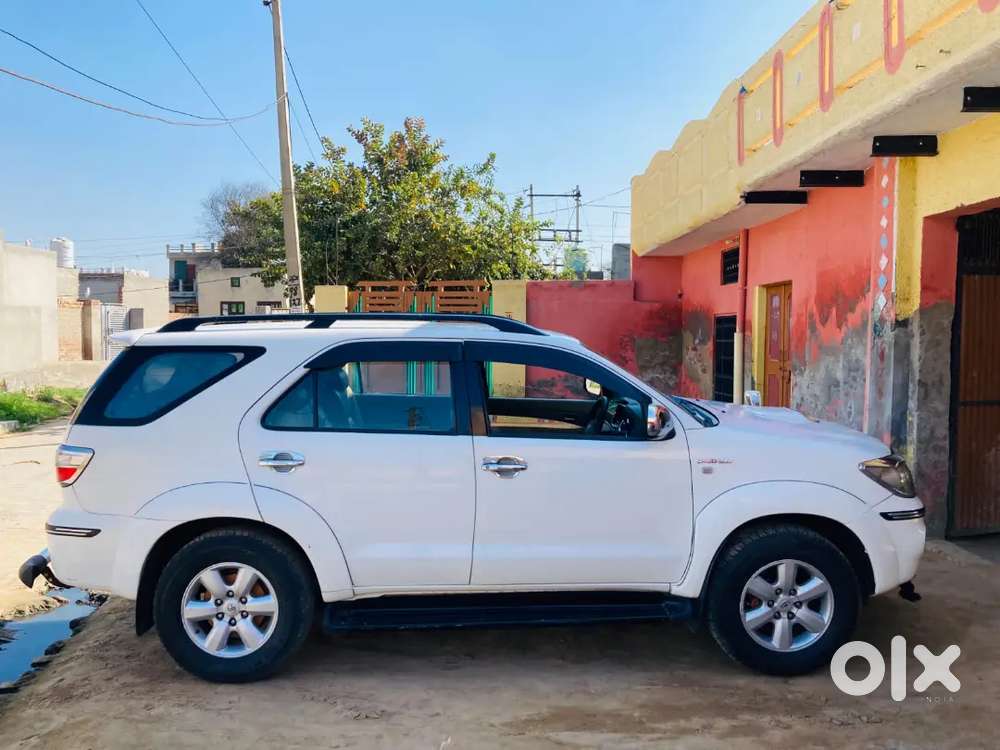 Toyota Fortuner 2011 Diesel 170000 Km Driven