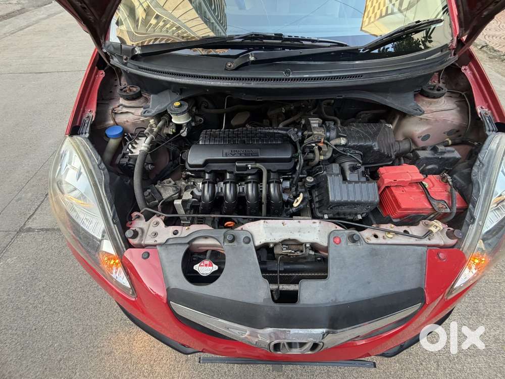 Honda Brio V Automatic, 2013, Petrol