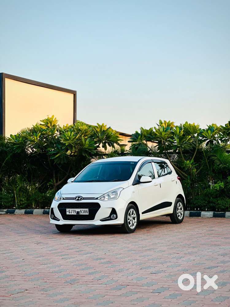 Hyundai I10 Sportz, 2017, Petrol