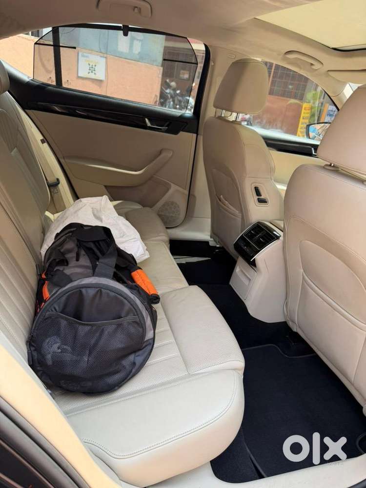 Skoda Superb 2016 Petrol 61000 Km Driven