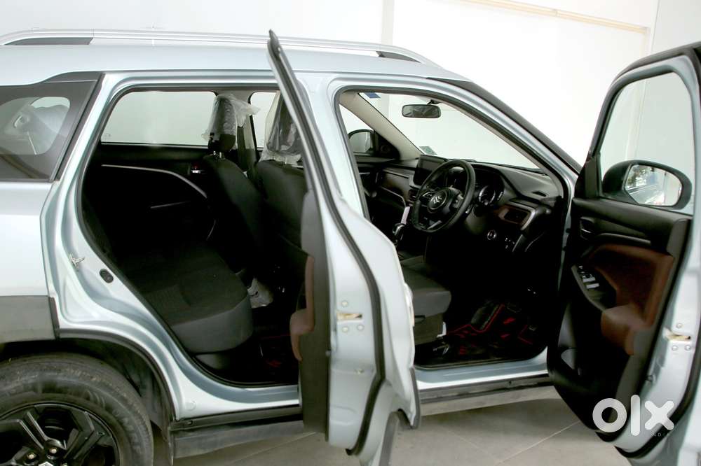 Maruti Suzuki Brezza 1.5 Zxi Smart Hybrid, 2023, Petrol