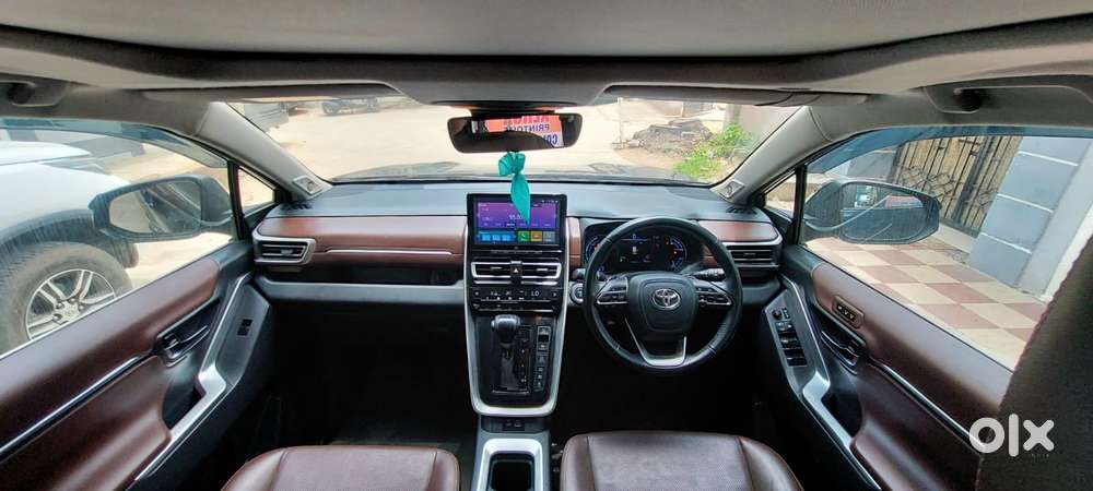 Toyota Innova Hycross 2.0 Zx Hybrid 7 Str, 2023, Petrol