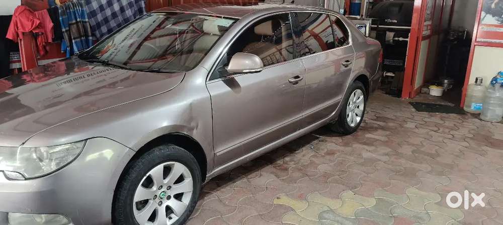 Skoda Superb Elegance 2011 Car