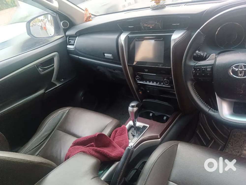 Toyota Fortuner 2017 White Diesel – Well Maintained