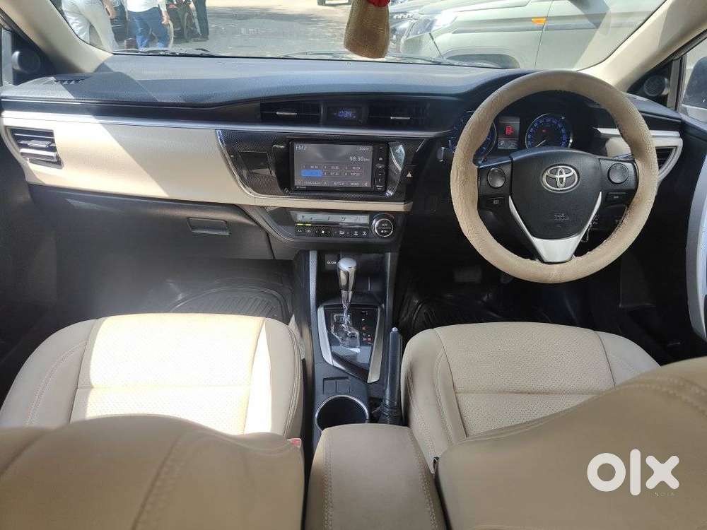 Toyota Corolla Altis G At, 2015, Petrol