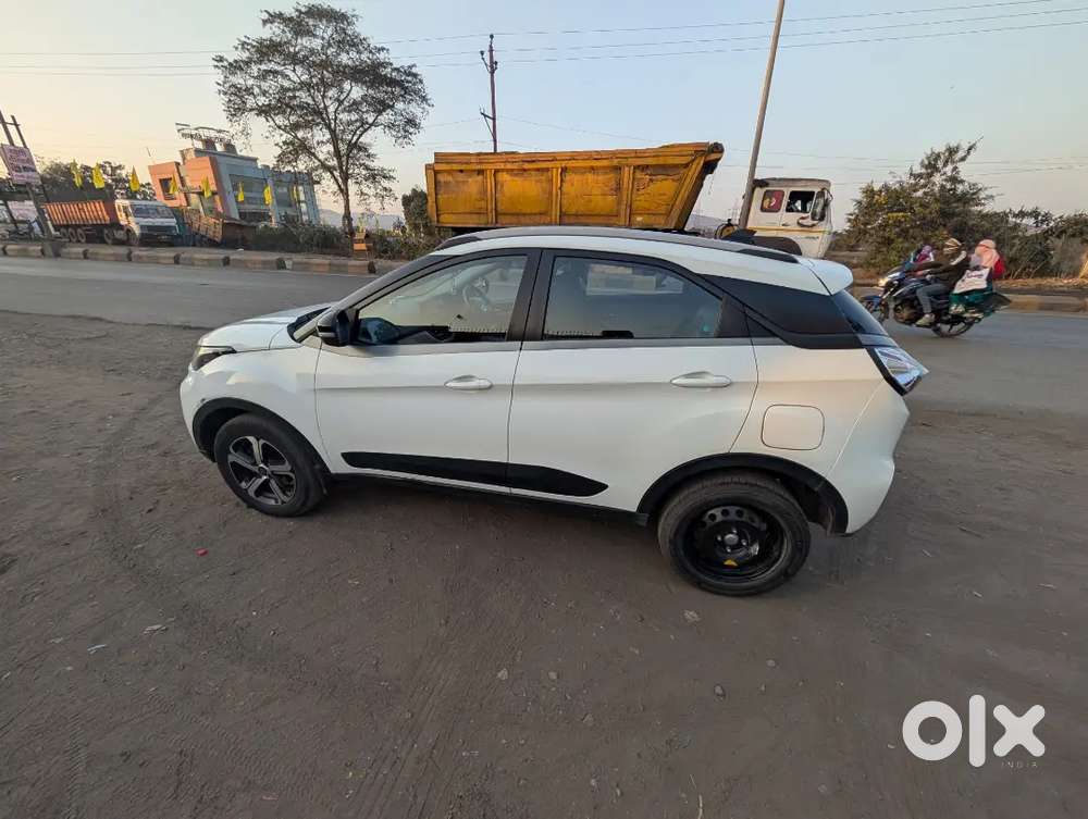 Tata Nexon 2021 Petrol 82000 Km Driven With Brand New Tyre.