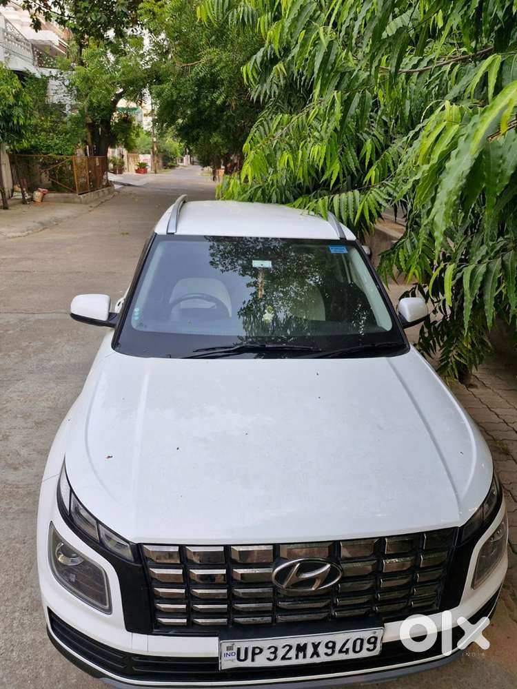 Hyundai Venue Petrol Automatic