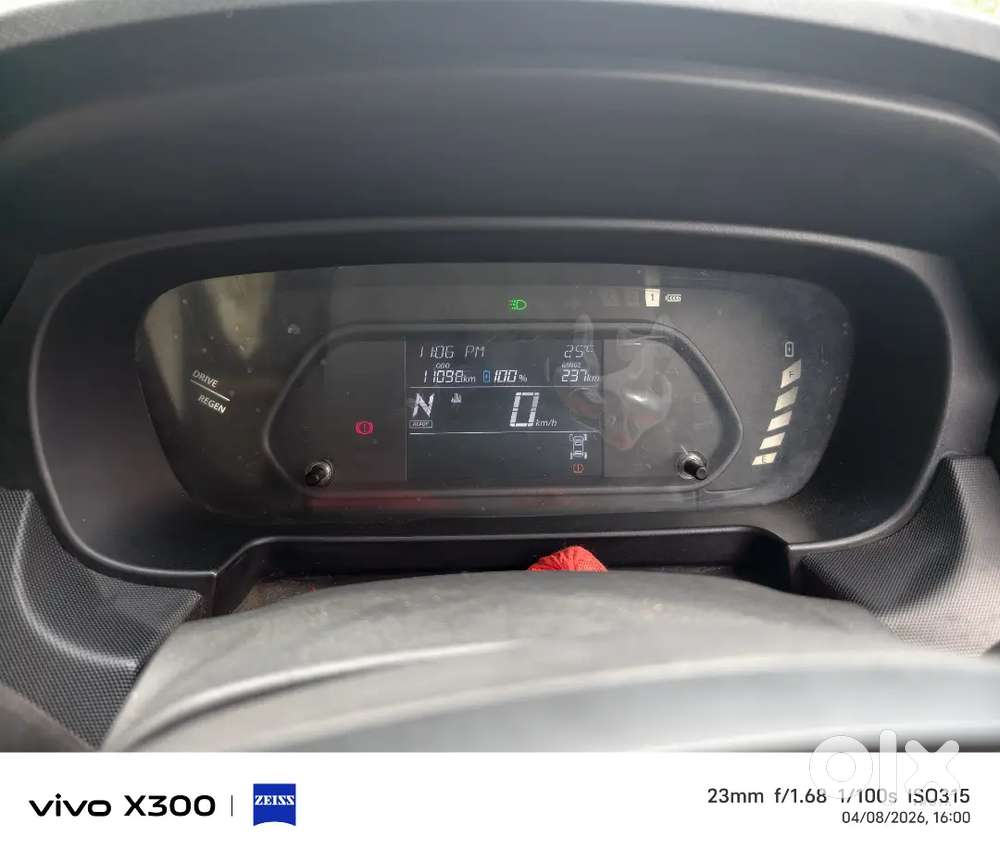 Tata Punch Ev 2025 With 300km Range (8 Air Bag Safety)