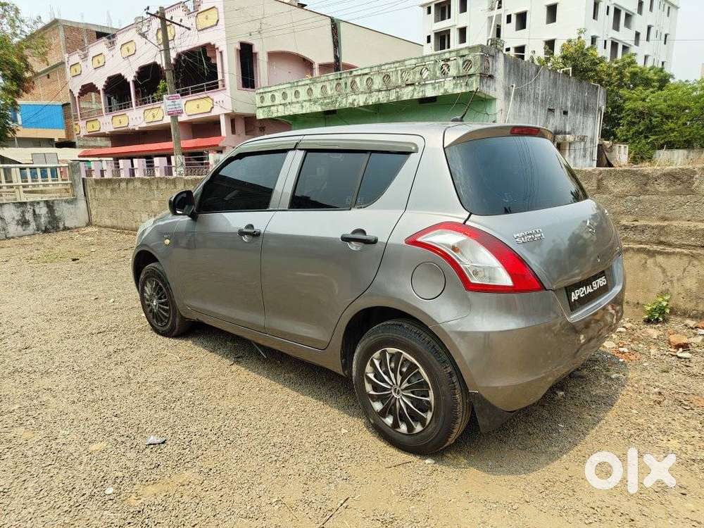 Maruti Suzuki Swift Lxi Optional-o, 2012, Petrol