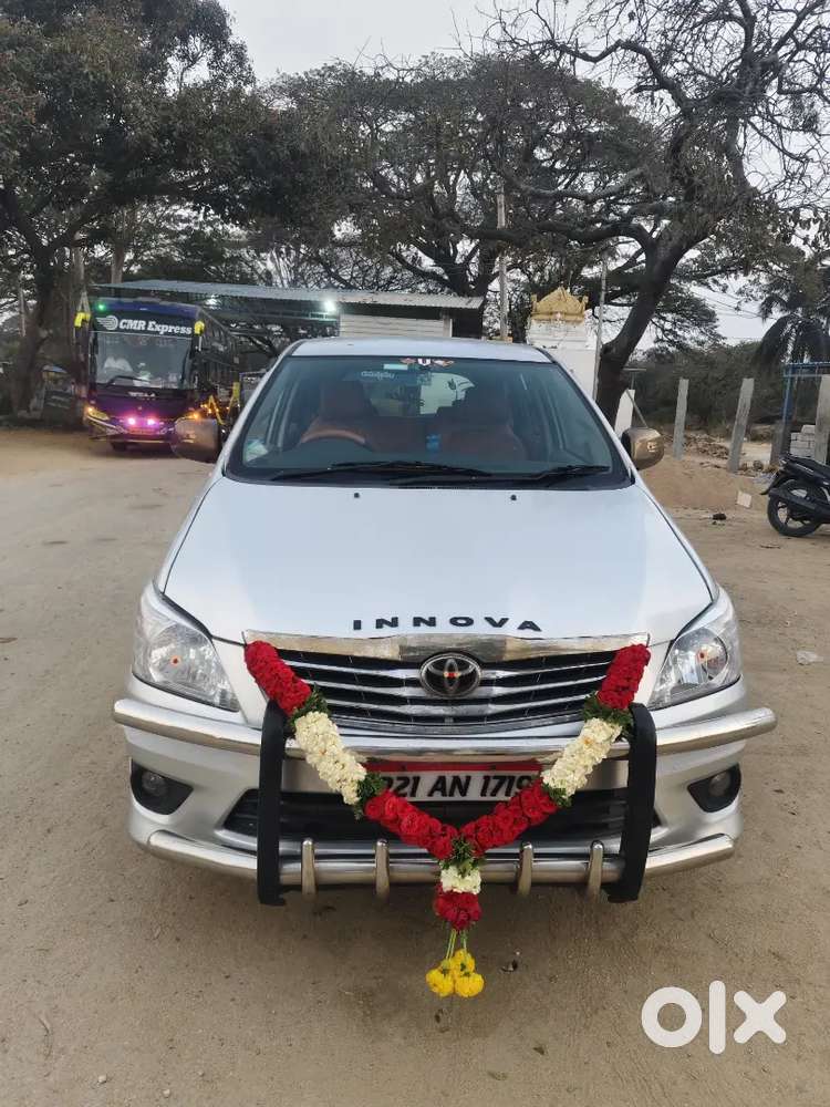 Toyota Innova 2012 Diesel 230000 Km Driven