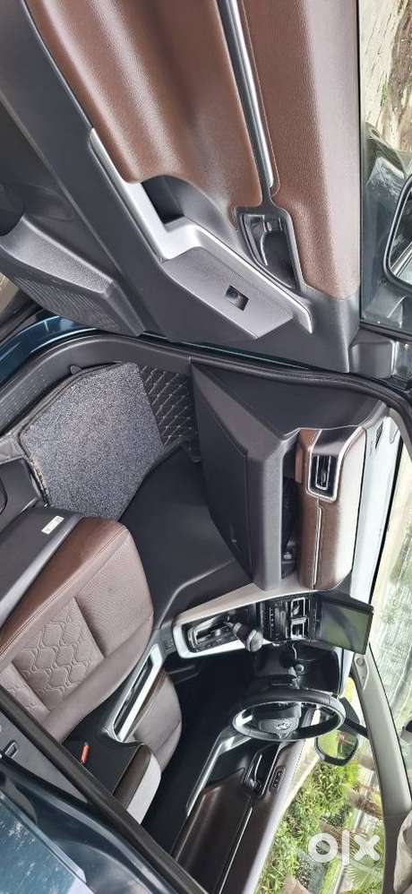 Toyota Innova Hycross 2.0 Zx Hybrid 7 Str, 2024, Petrol