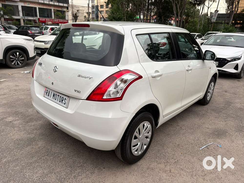Maruti Suzuki Swift Vxi Abs Bsiv, 2015, Petrol