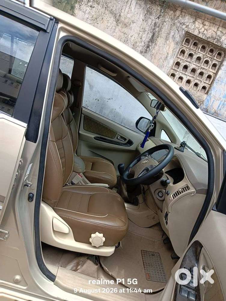 Toyota Innova 2.5 Z Diesel 7 Seater Bs Iv, 2014, Diesel