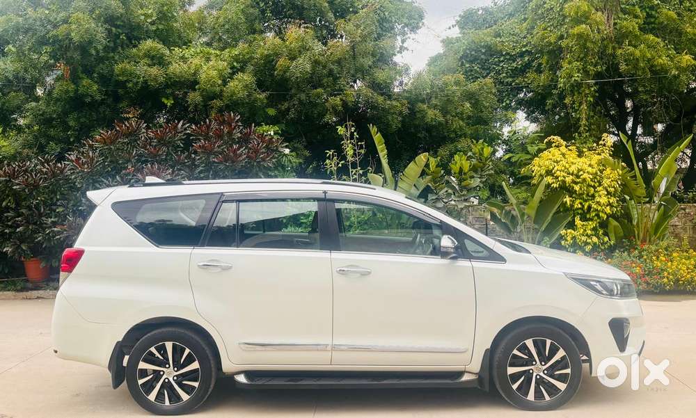 Toyota Innova Crysta [ ] 2.4 Zx At 7 Str, 2022, Diesel