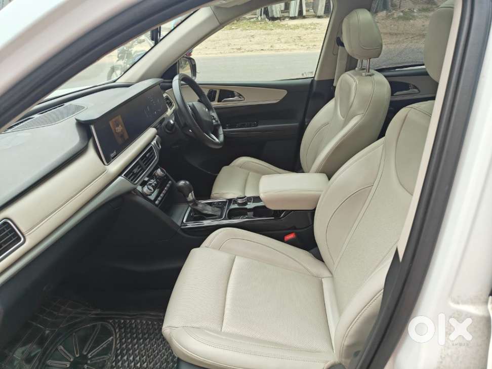 Mahindra Xuv700 2.2 Ax 7 Diesel At Luxury Pack Str, 2022, Diesel