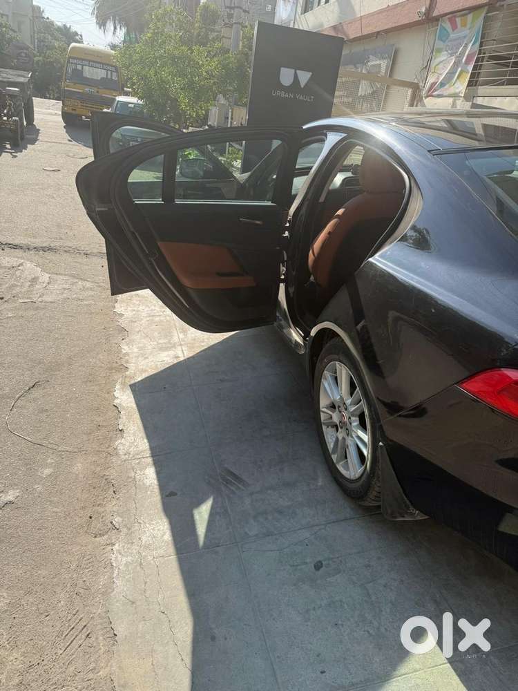 Jaguar Xe 2019 Portfolio Top End Luxury Immaculate Condition