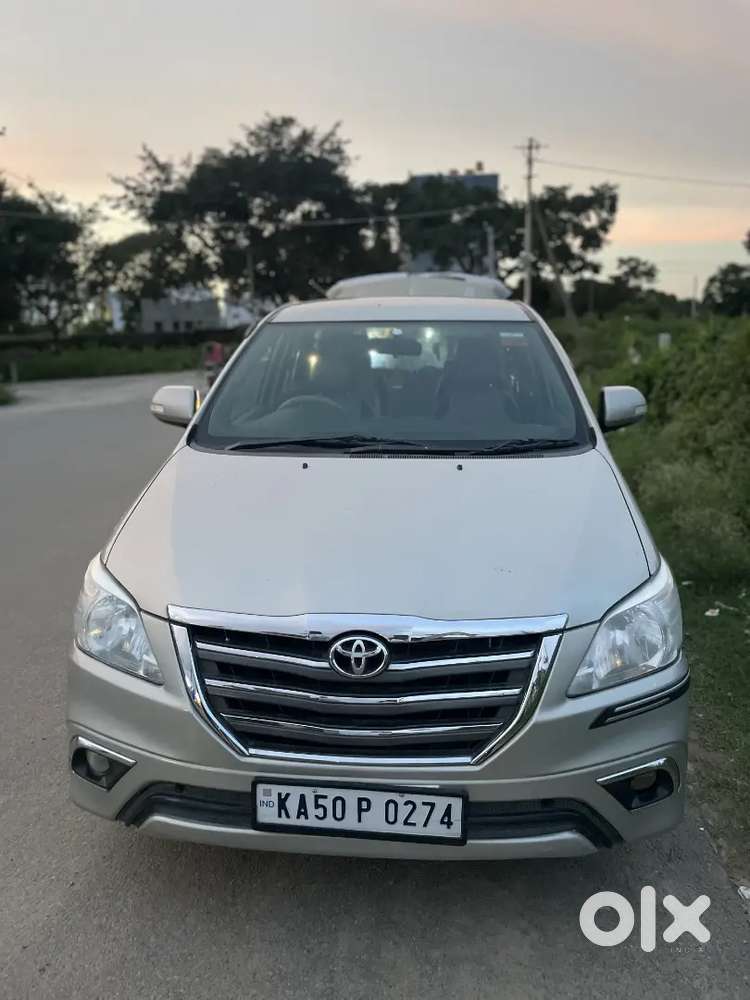 Toyota Innova 2014