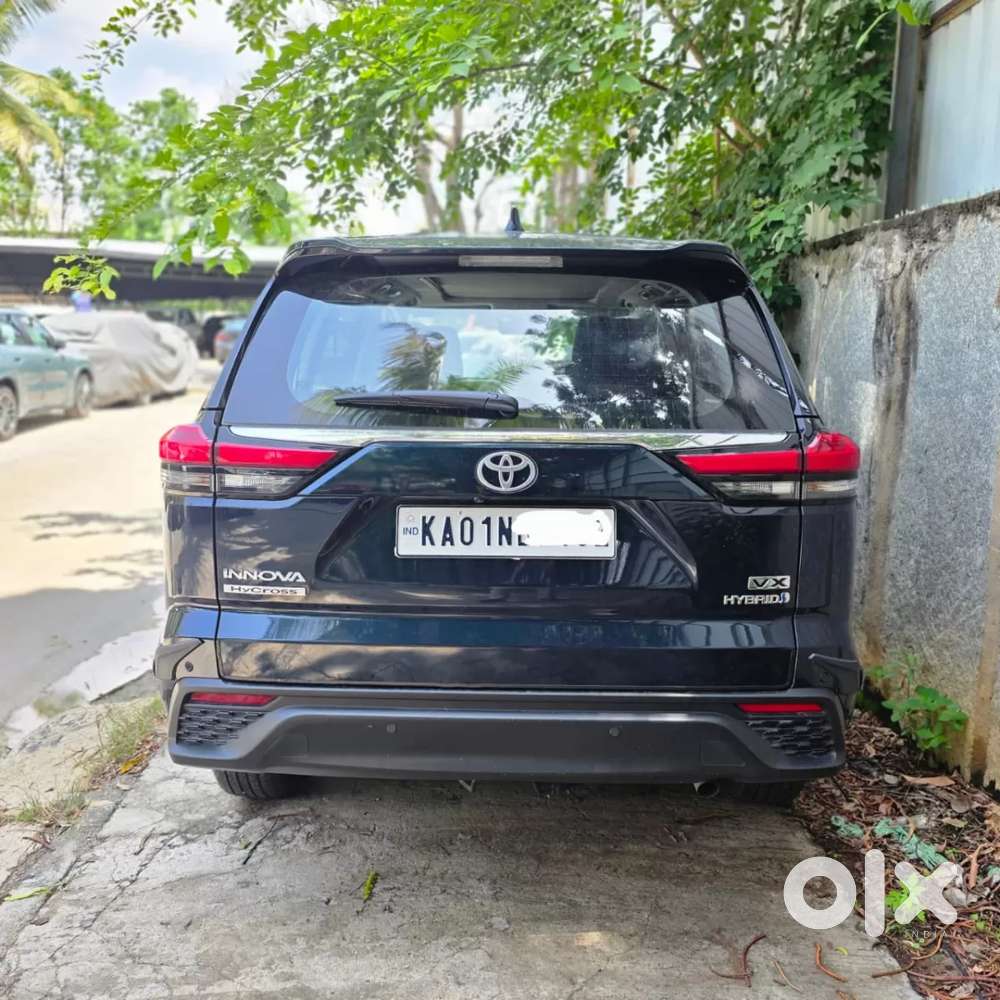 Toyota Innova Hycross 2.0 Vx Hybrid 7 Str, 2024, Petrol