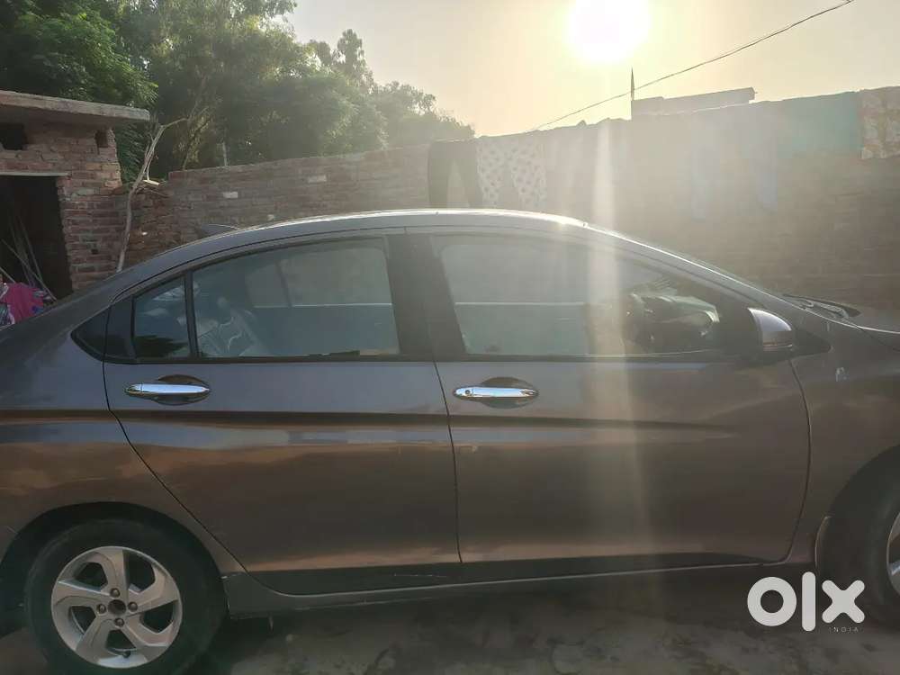 Car Chalane Mai Saaf Hai Thoda Body Pe Scrach Hai