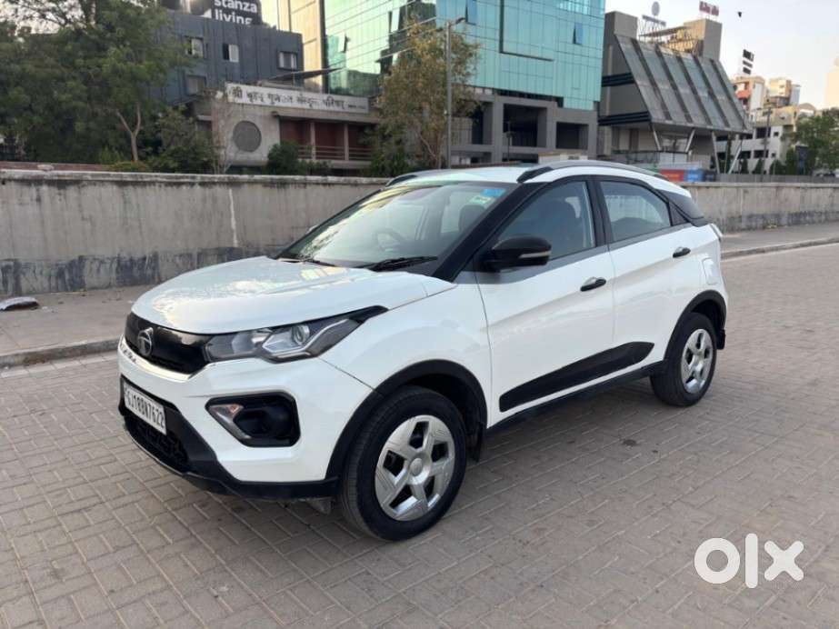 Tata Nexon 1.2 Revotron Xma Amt (s), 2021, Petrol