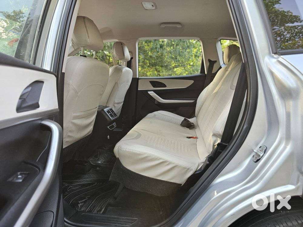 Mahindra Xuv700 2.2 Mx Diesel Mt 5 Str, 2022, Diesel