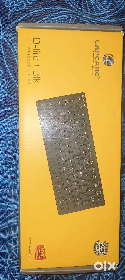 Compact bluetooth keyboard