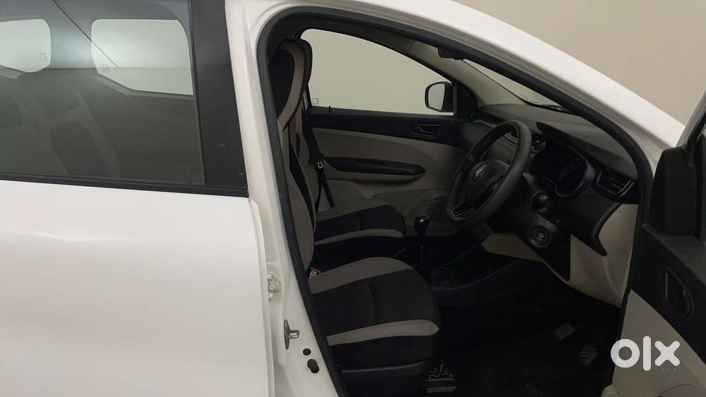 Renault Triber Rxt, 2022, Petrol