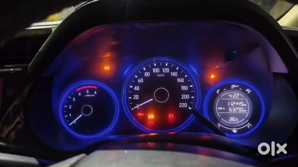 Well Maintained Car With 25+ Average