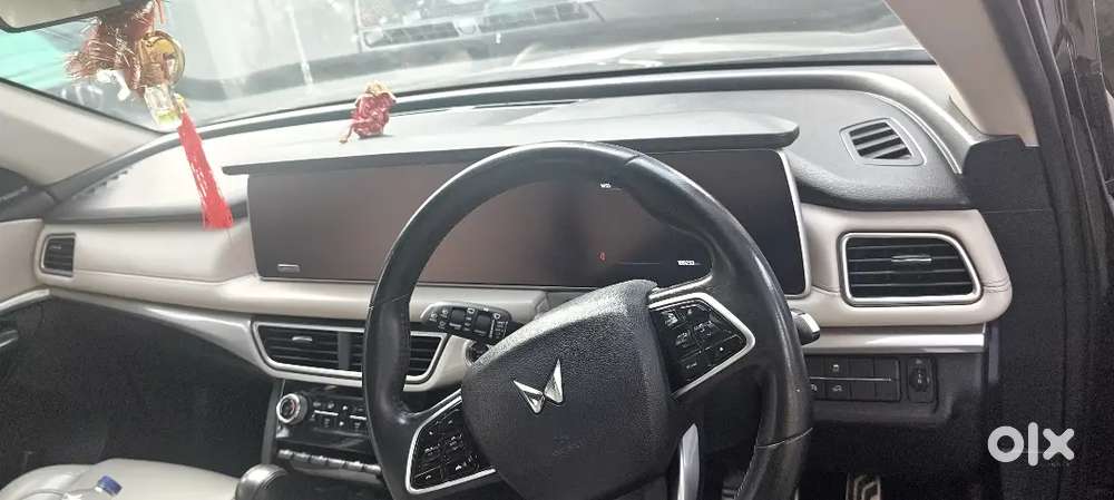 Mahindra Xuv700 Ax7l 2023