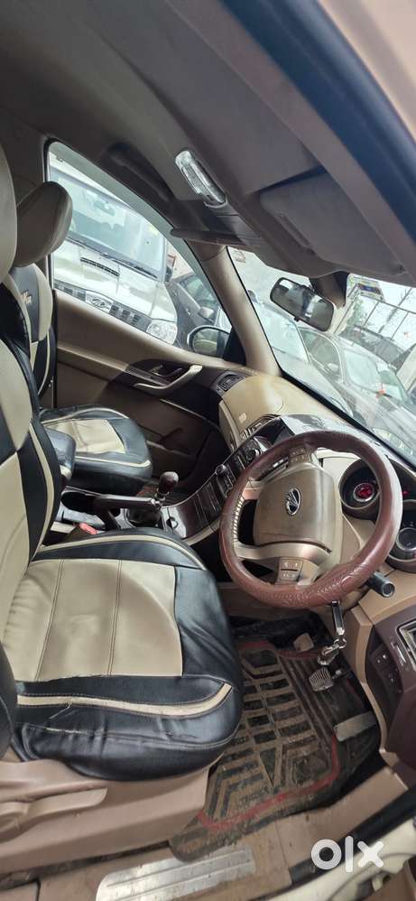 Mahindra Xuv500 W6 At, 2015