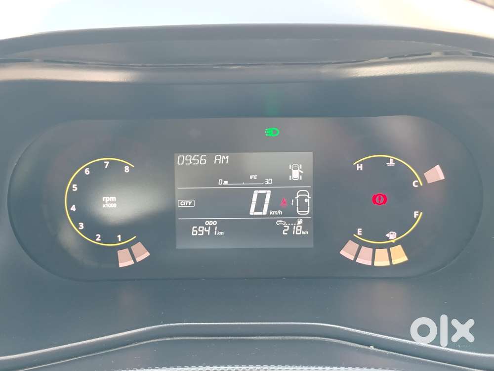 Tata Nexon, 2025, Petrol