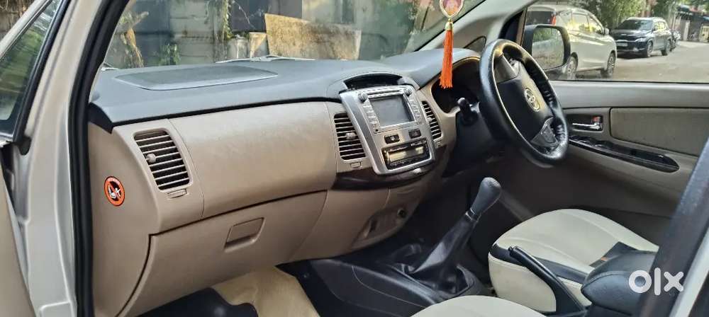 Toyota Innova Diesel 2015 ,company Service,good Looking