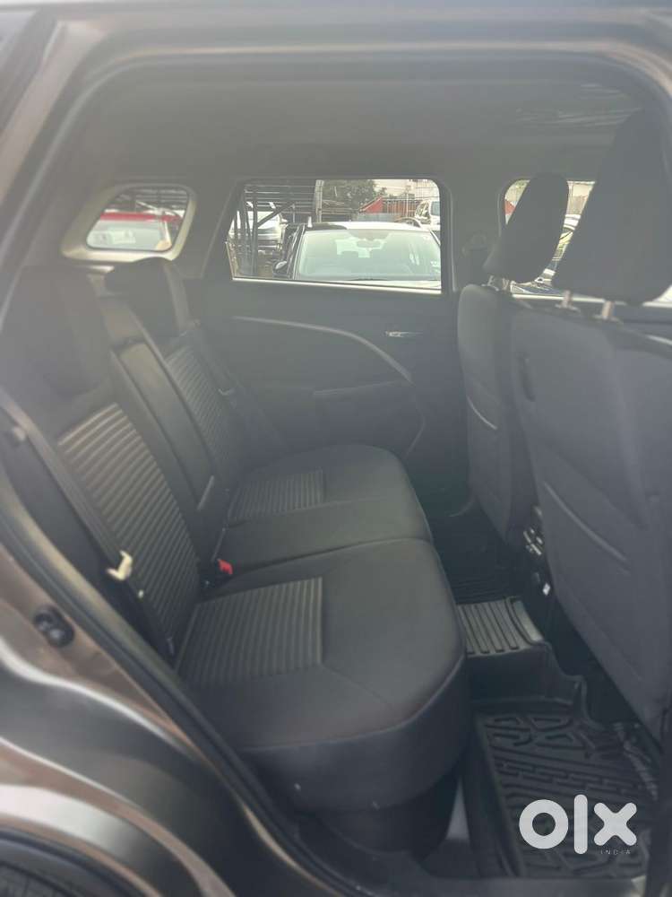 Maruti Suzuki Brezza 1.5 Zxi Smart Hybrid, 2023, Petrol