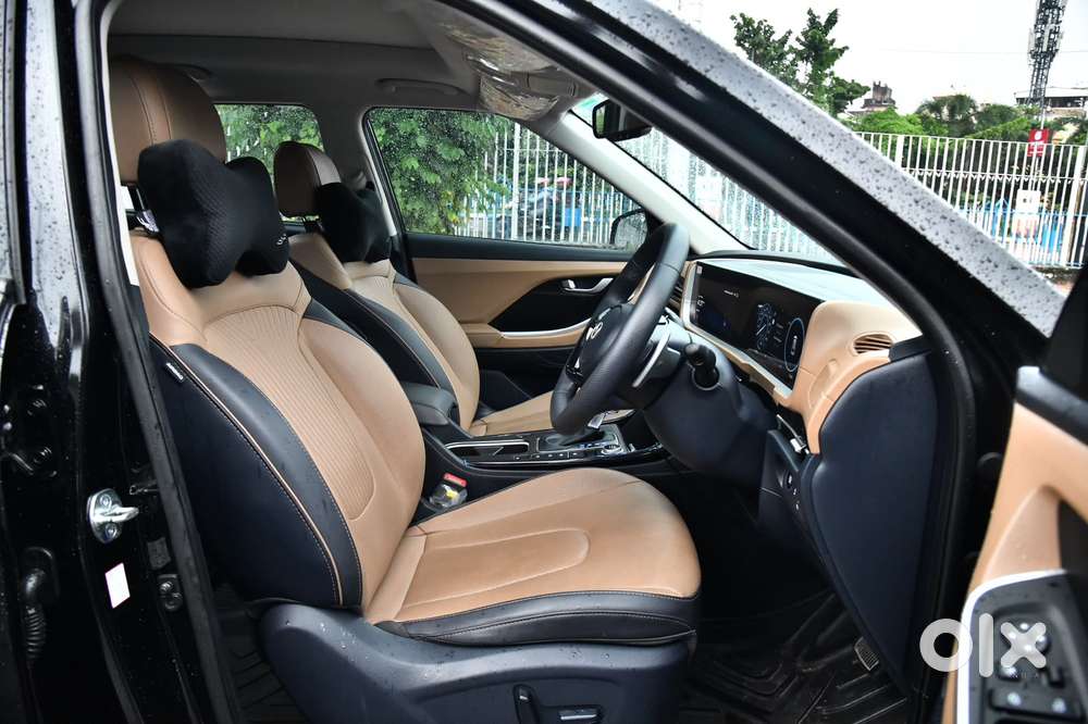 Hyundai Alcazar Signature 1.5 Petrol Dct 7str Knight, 2025, Petrol