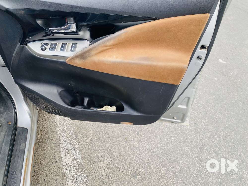 Toyota Innova Crysta 2.8 Zx At, 2017, Diesel