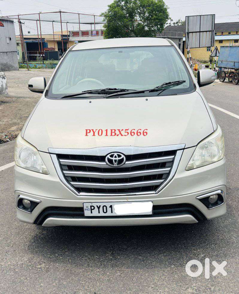 Toyota Innova 2.5 V 8 Str, 2013, Diesel