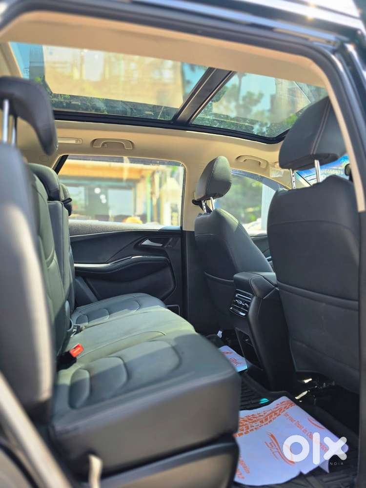 Mg Hector Plus Sharp Pro Blackstorm 1.5 Turbo Petrol Cvt 7 Str, 2024..