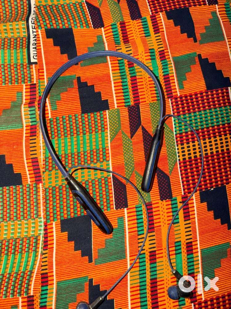 Neckband selling