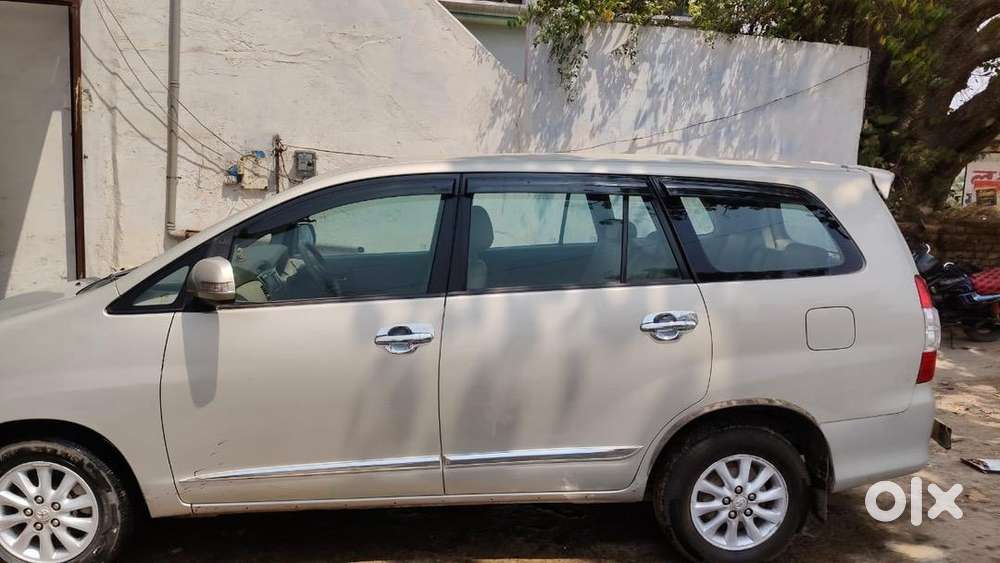 Toyota Innova 2013 Diesel Well Maintained