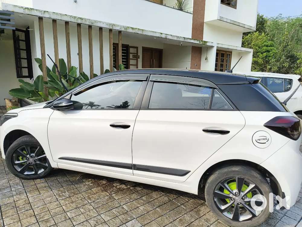 2017 Model I20 Asta Petrol (full Option)