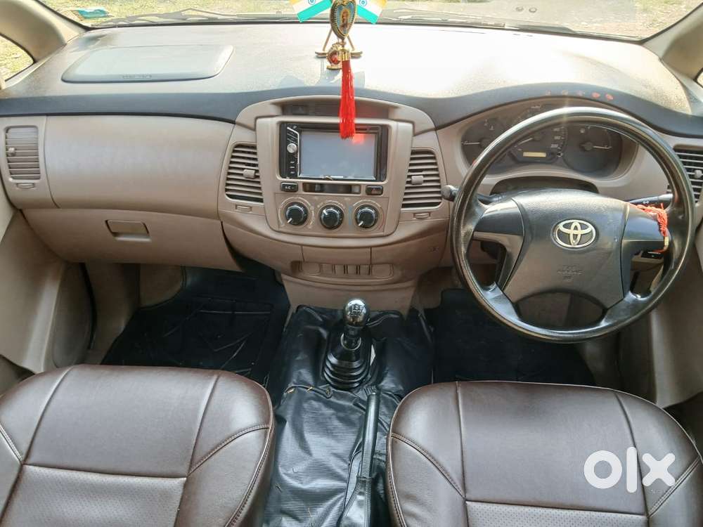 Toyota Innova 2.5 G (diesel) 8 Seater Bs Iv, 2016, Diesel