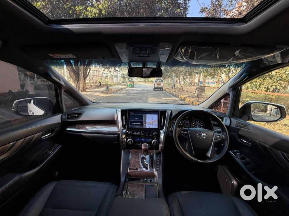Toyota Vellfire Vip – Executive Lounge, 2023, Petrol