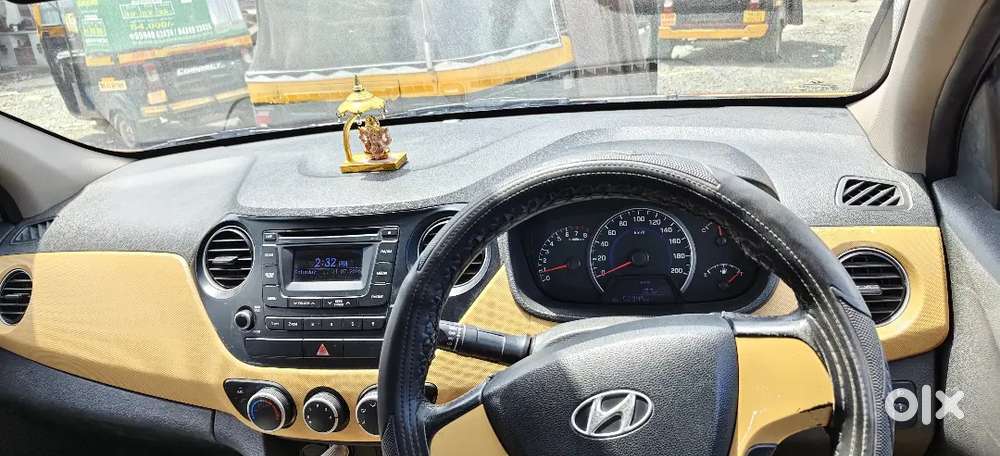 Grand I10 Sportz Top Model